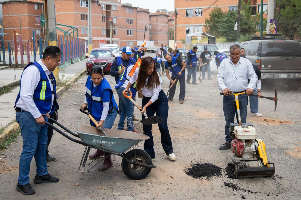 Diputada Miriam Martínez Sánchez atiende abandono en vialidades de la Unidad Habitacional Santa Cruz de  Chiautempan